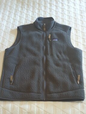 Patagonia Dark Gray Sherpa Vest Large